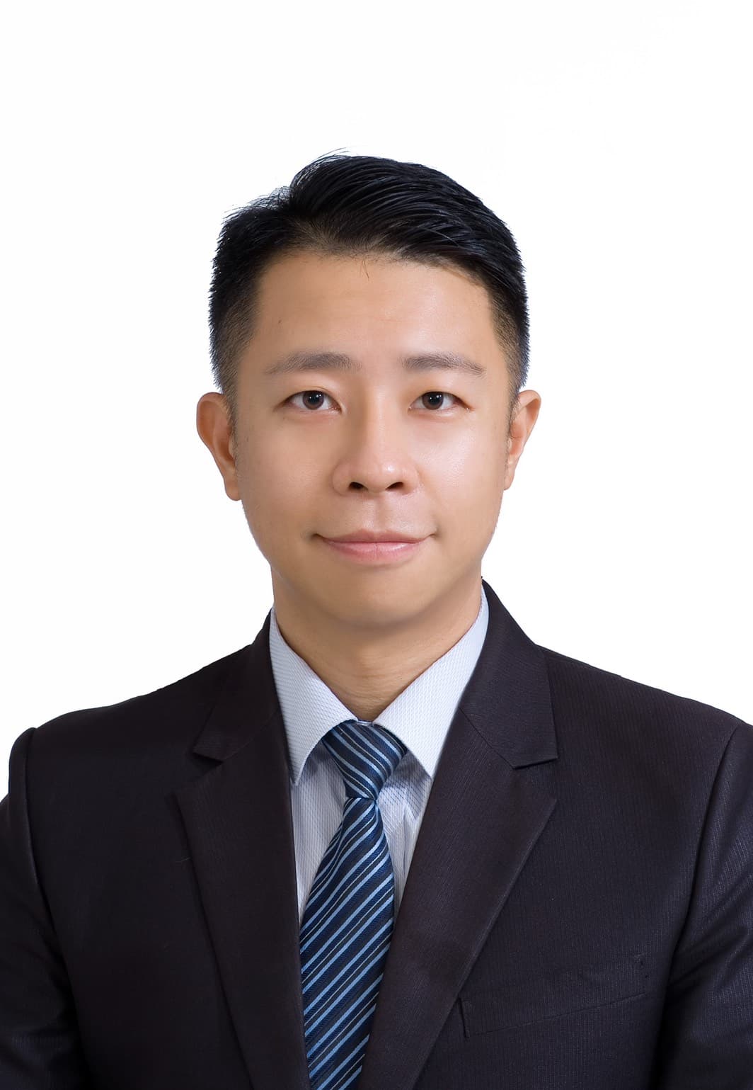 許毅帆會計師專業形象照